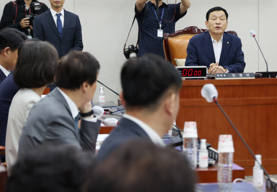 26일 국회에서 교육위원회 전체회의가 열리고 있다.<연합뉴스>